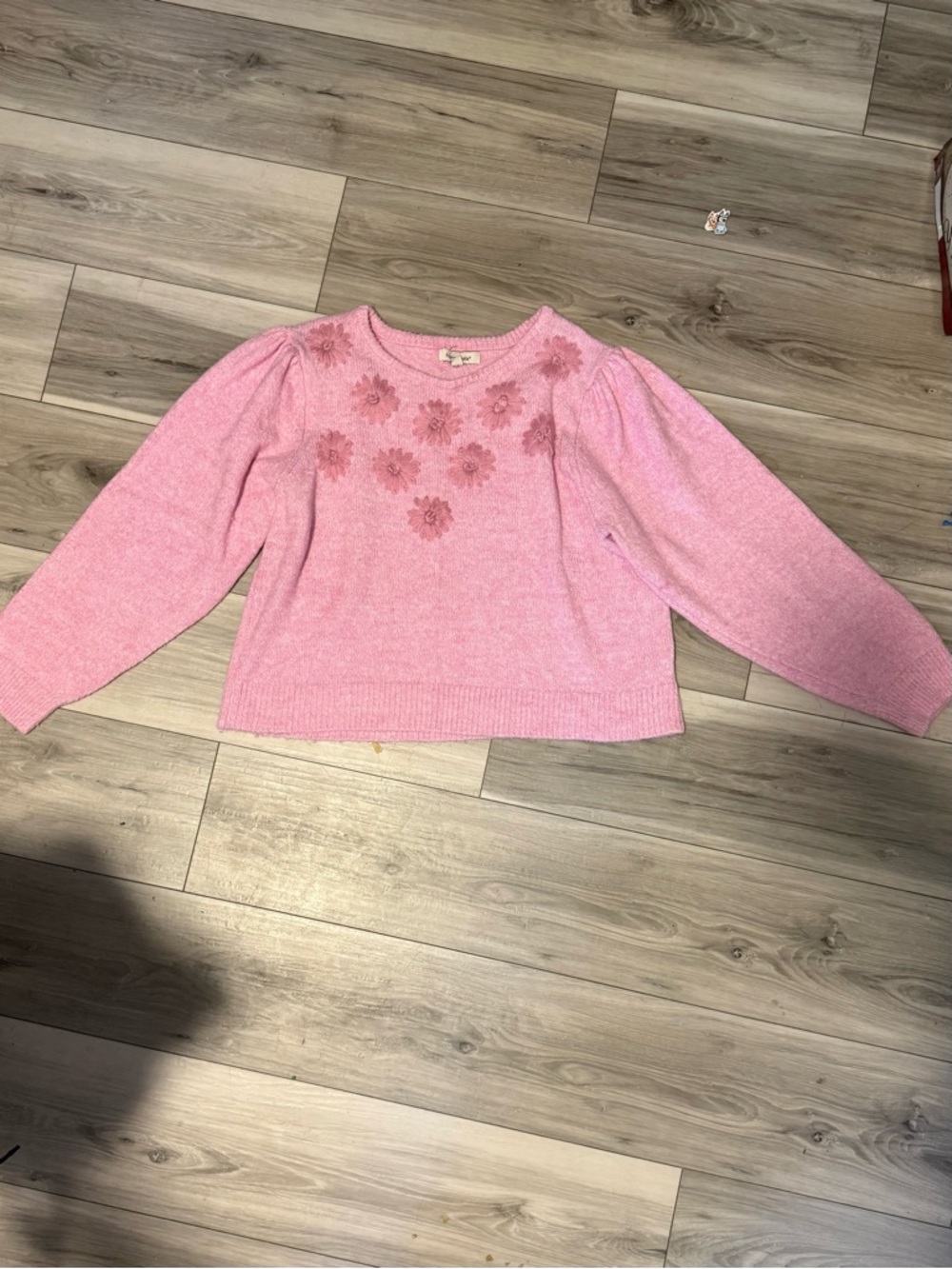 Francesca's Collections Pink Floral-Appliqué Puff Sleeve Sweater